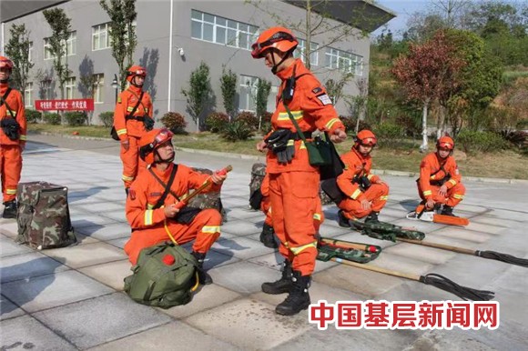 跨省驻防丨新疆森林消防总队陕西安康驻防队伍组织灭火拉动