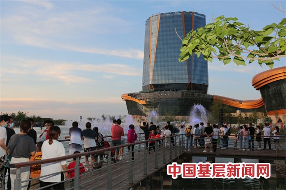 “中国旅游日 畅游十二师”兵团第十二师全域旅游云直播暨后备箱集市开市仪式