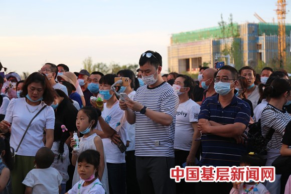 “中国旅游日 畅游十二师”兵团第十二师全域旅游云直播暨后备箱集市开市仪式