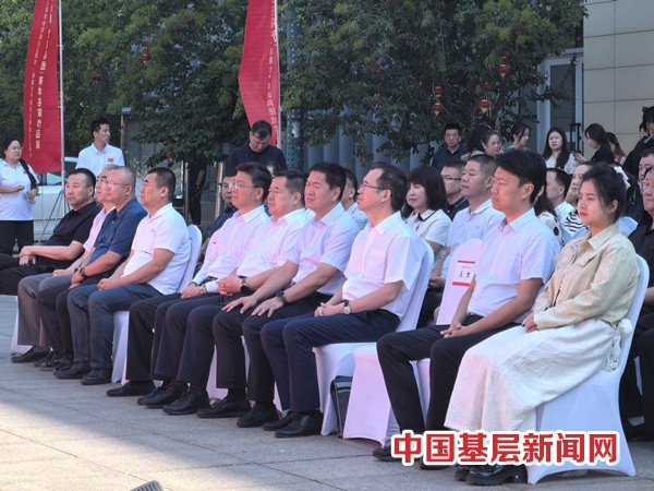 庆中华人民共和国成立75周年、新疆生产建设兵团70周年  “美丽新疆 繁荣兵团”美术名家作品展