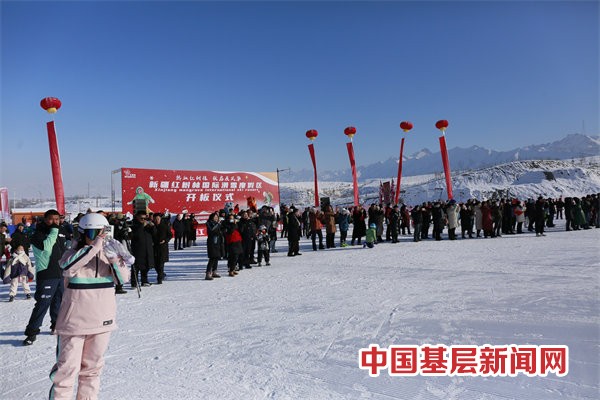 　乌鲁木齐新增一家滑雪场!新疆红树林国际滑雪度假区火热开板