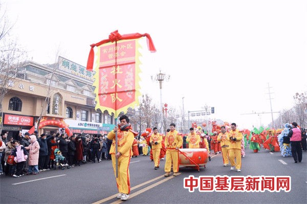 十二师“乙巳迎春 社火华章”常州街片区管委会社火巡演火热举办